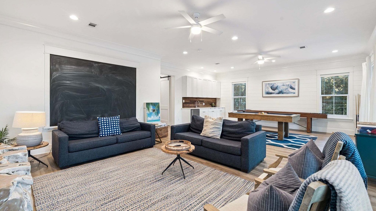 Photo of Livingroom in White's Gulfview