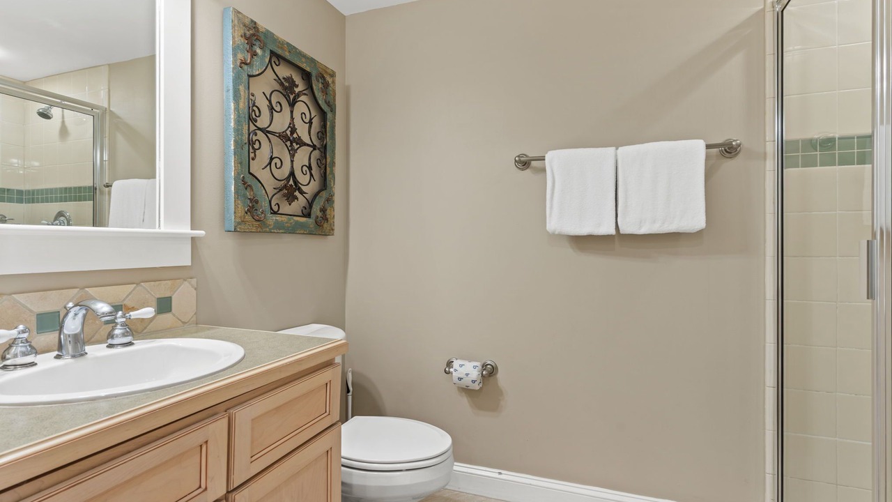 Photo of Bathroom in Baytowne Wharf