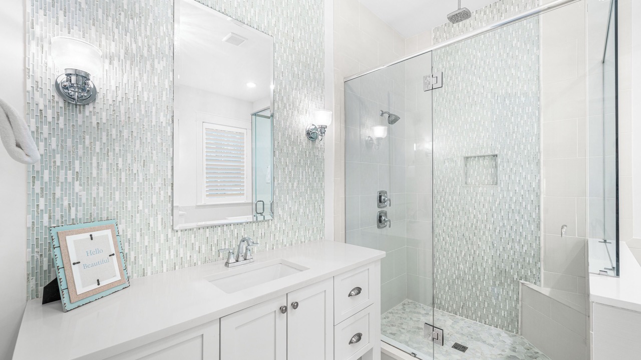 Photo of Bathroom in Gulf District