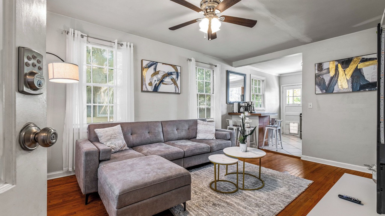 Photo of Livingroom in Southeast Pensacola