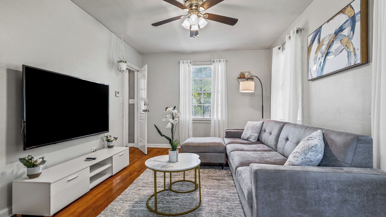 Photo of Livingroom in Southeast Pensacola