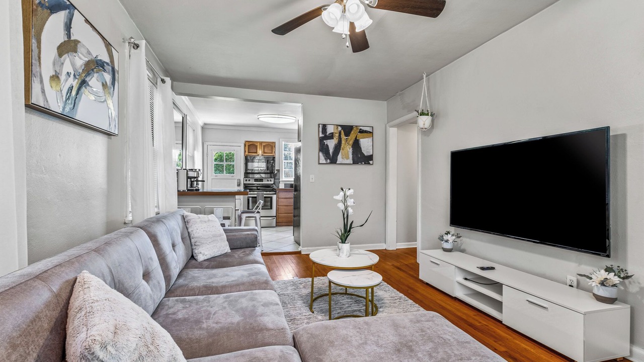 Photo of Livingroom in Southeast Pensacola
