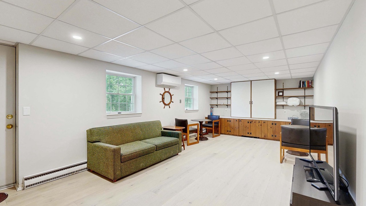 Photo of Livingroom in West Falmouth