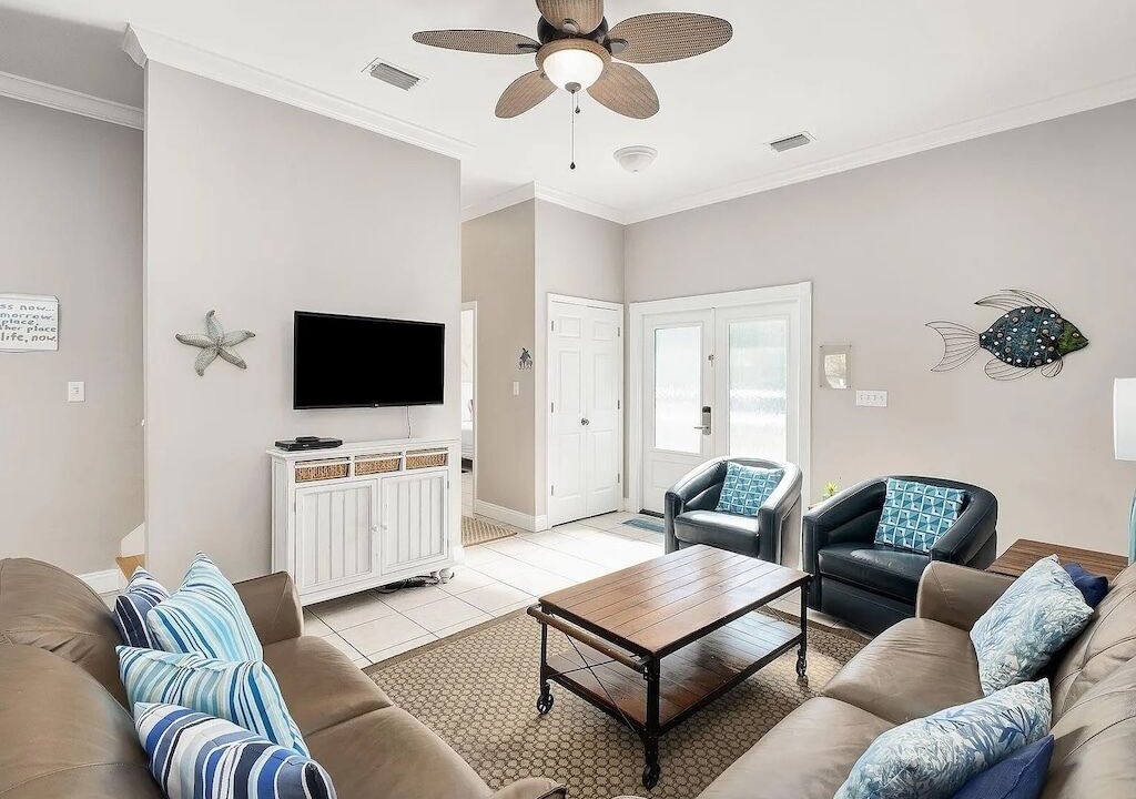 Photo of Livingroom in Village of Sugar Beach