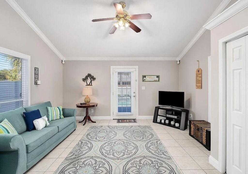 Photo of Livingroom in Village of Sugar Beach