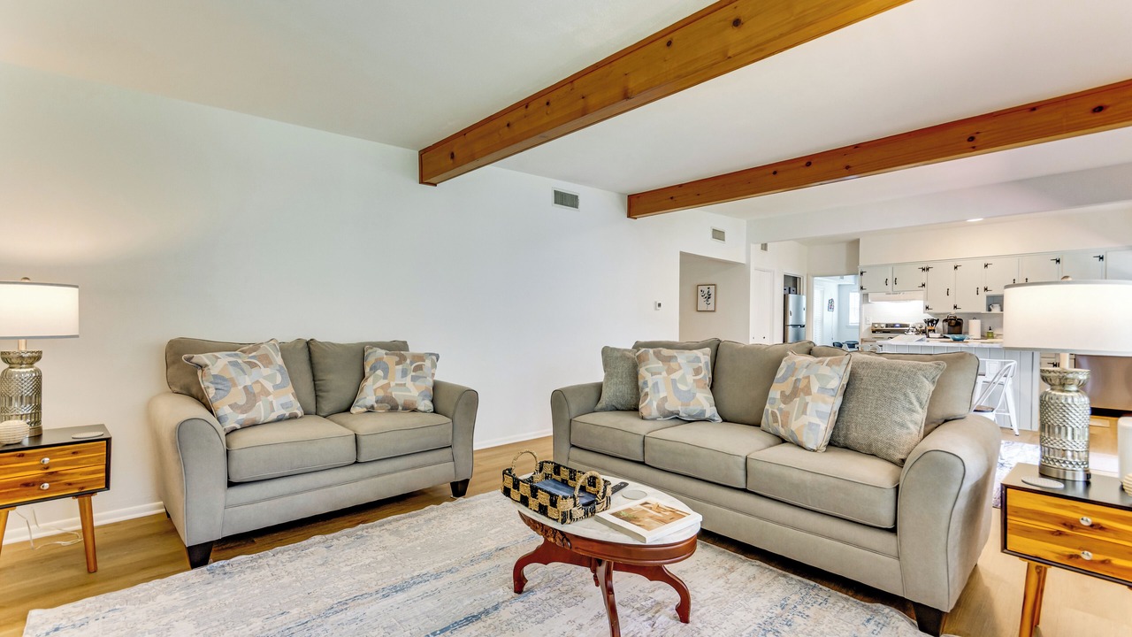 Photo of Livingroom in Ono Island