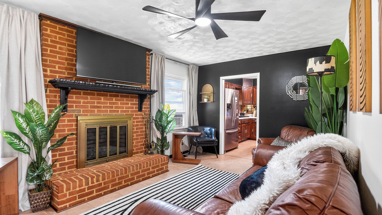 Photo of Livingroom in North Newport News