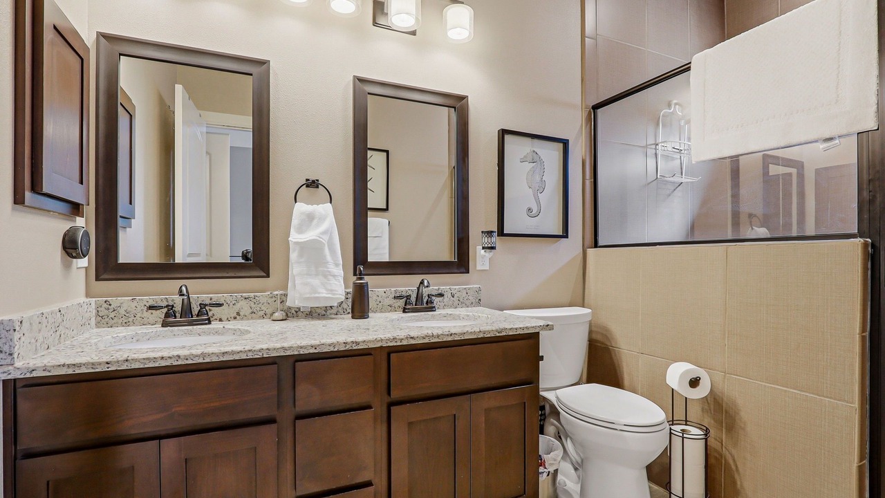 Photo of Bathroom in Sunset