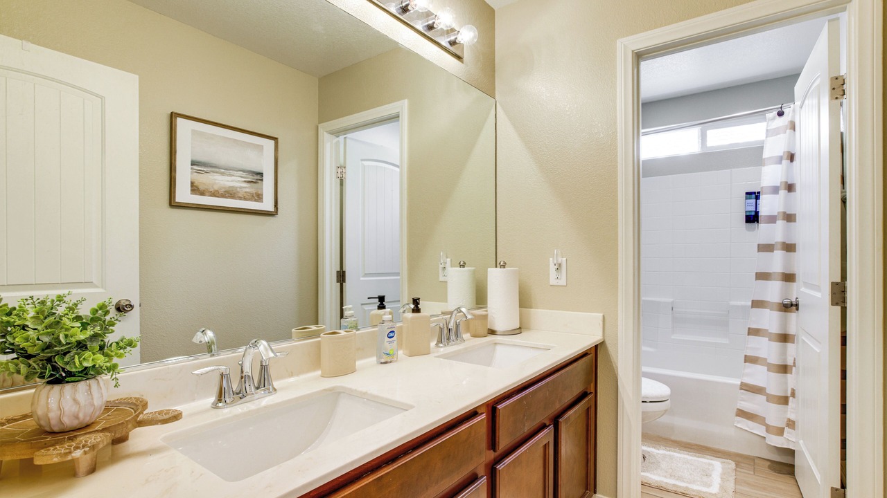 Photo of Bathroom in Enterprise