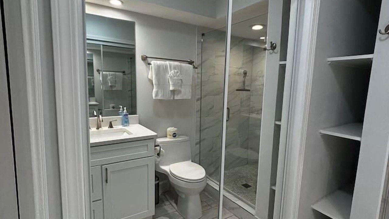Photo of Bathroom in Upper Grand Lagoon