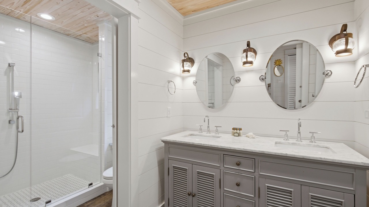 Photo of Bathroom in Santa Rosa Beach