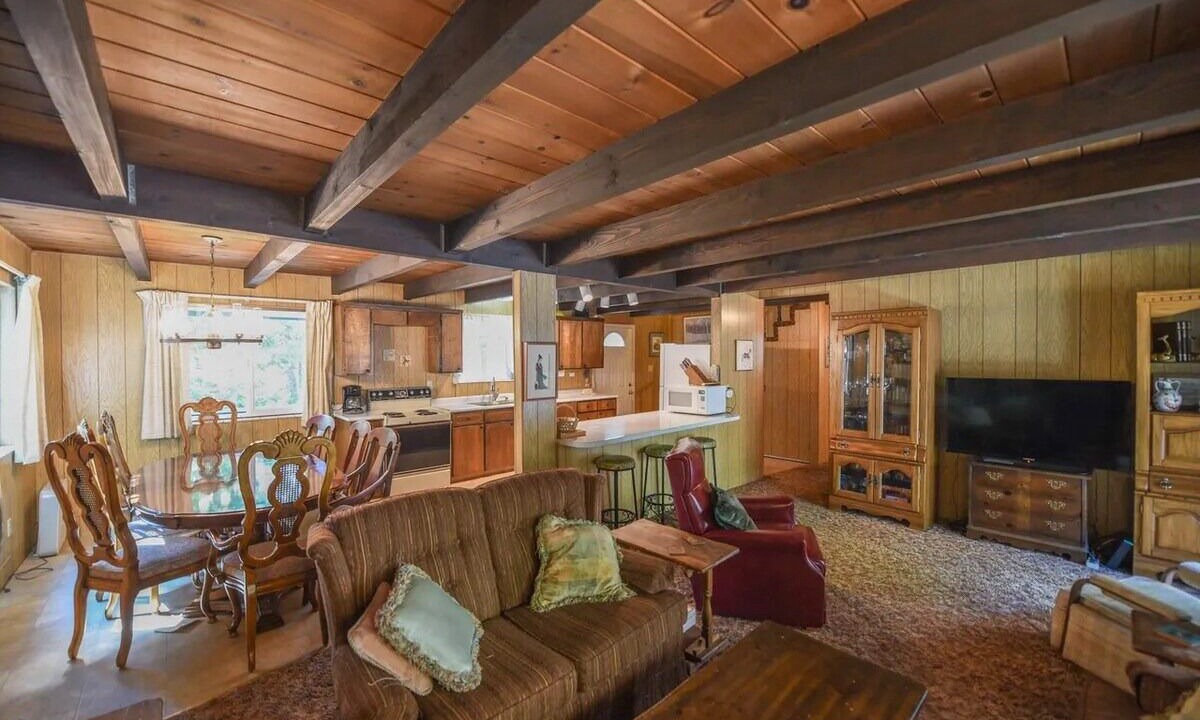 Photo of Livingroom in Phoenix Lake-Cedar Ridge