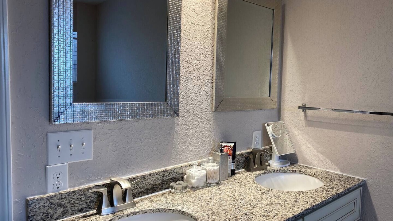 Photo of Bathroom in Thousand Oaks