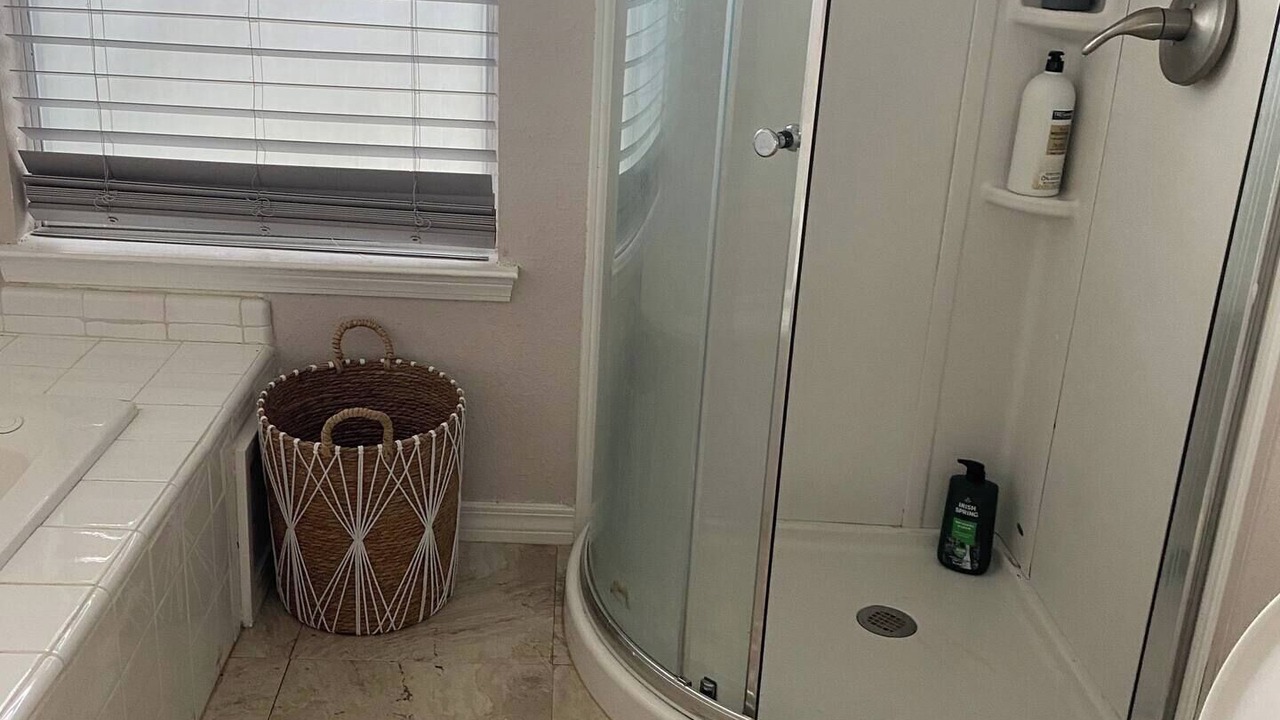 Photo of Bathroom in Thousand Oaks