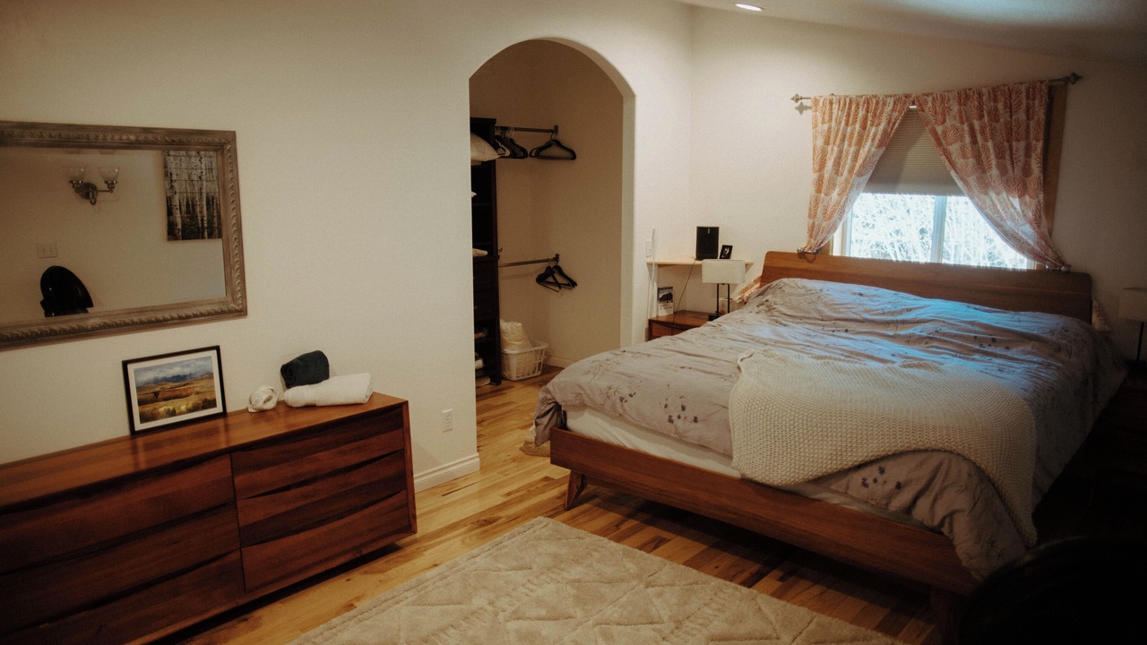 Photo of Bedroom in Homer
