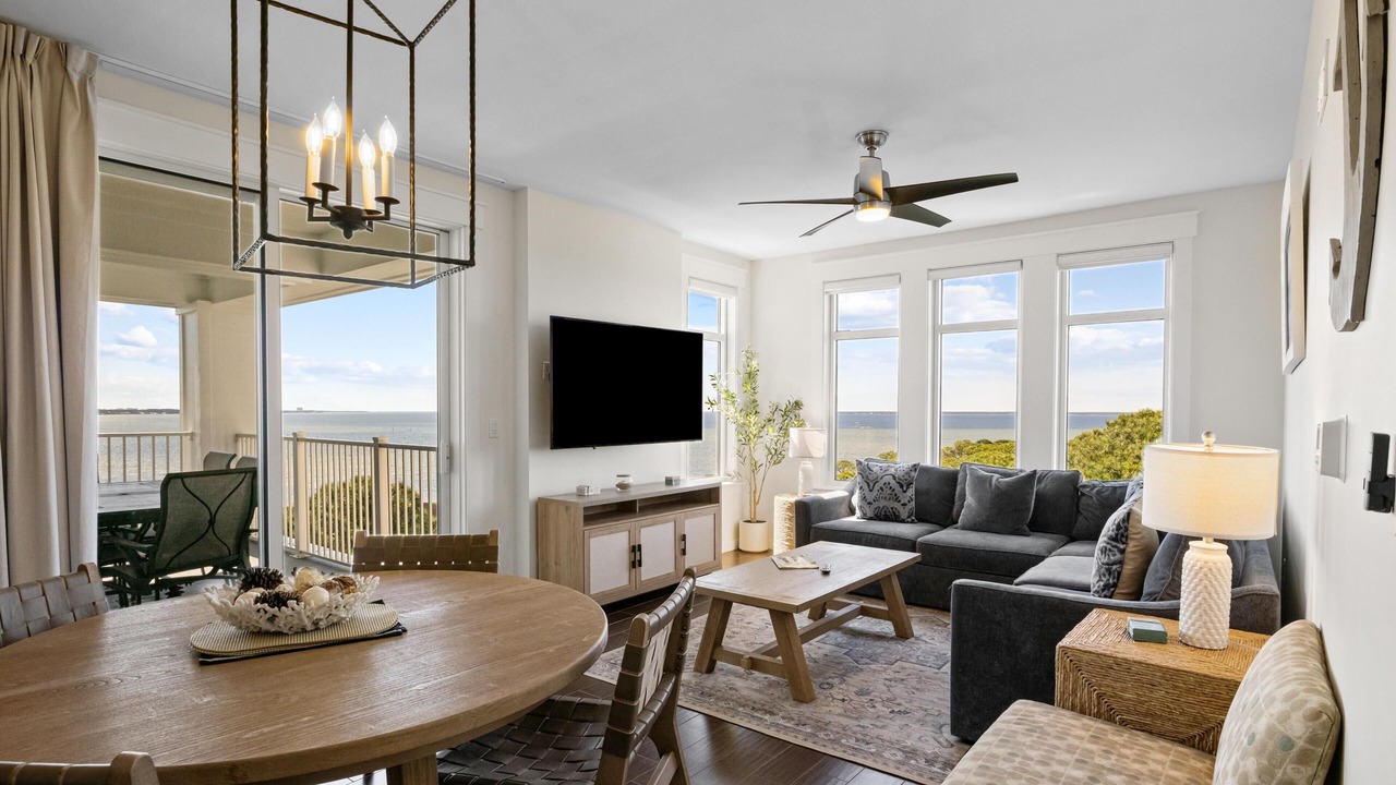 Photo of Livingroom in Baytowne Wharf