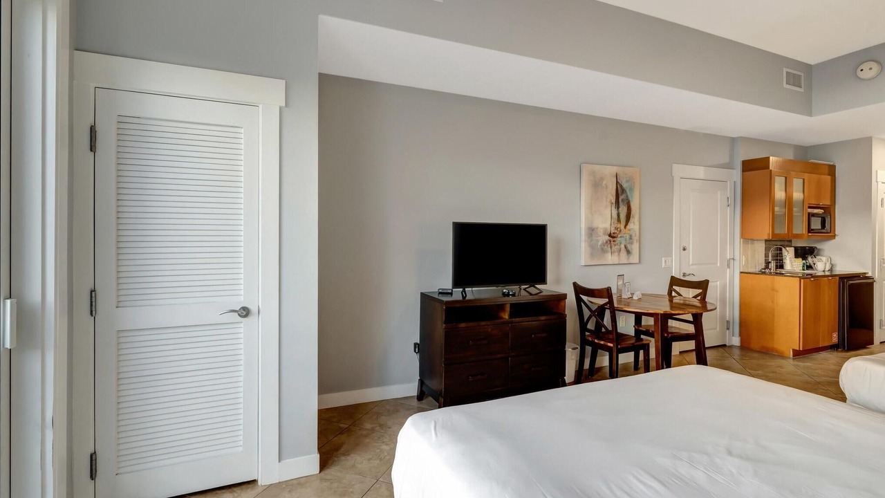 Photo of Bedroom in Baytowne Wharf