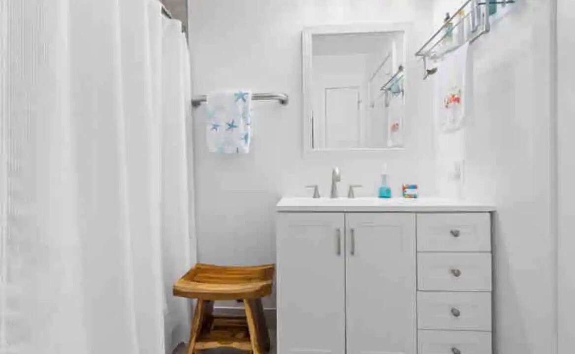 Photo of Bathroom in Navarre Beach