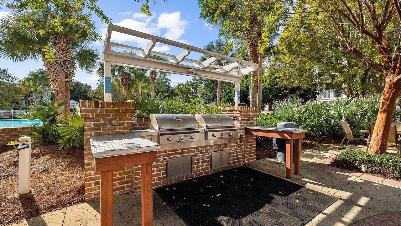 Photo of Patio Balcony in Baytowne Wharf