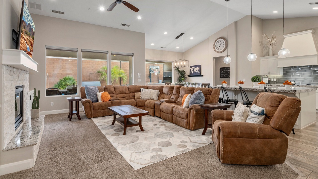 Photo of Livingroom in Hurricane