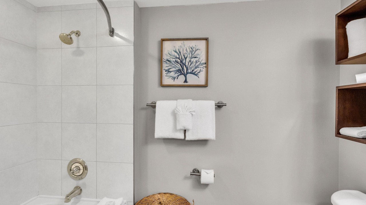 Photo of Bathroom in Baytowne Wharf