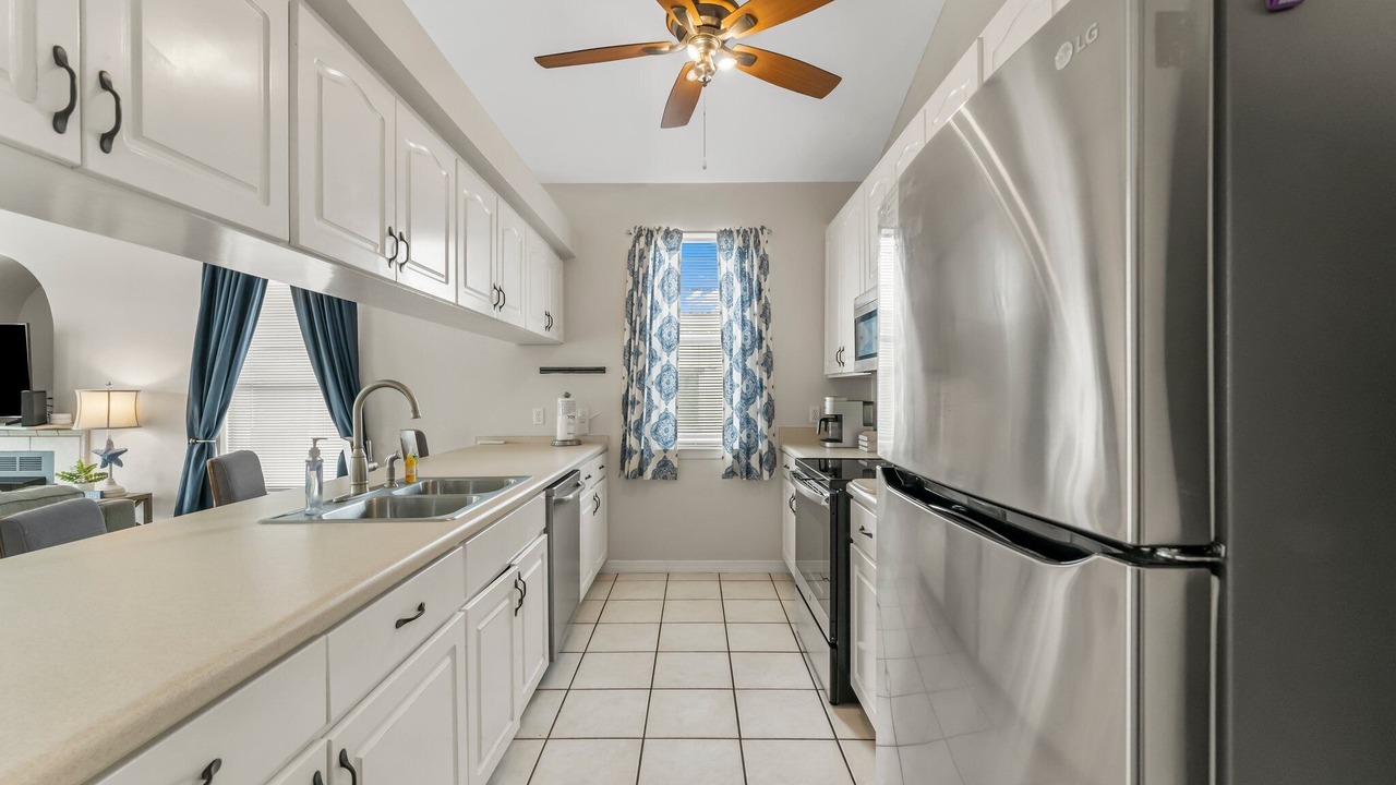 Photo of Kitchen in Silver Sands Beach