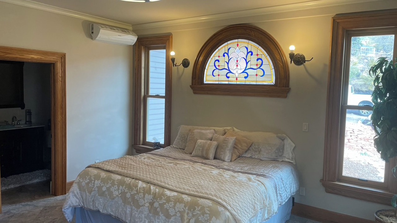 Photo of Bedroom in Manitou Springs Historic District