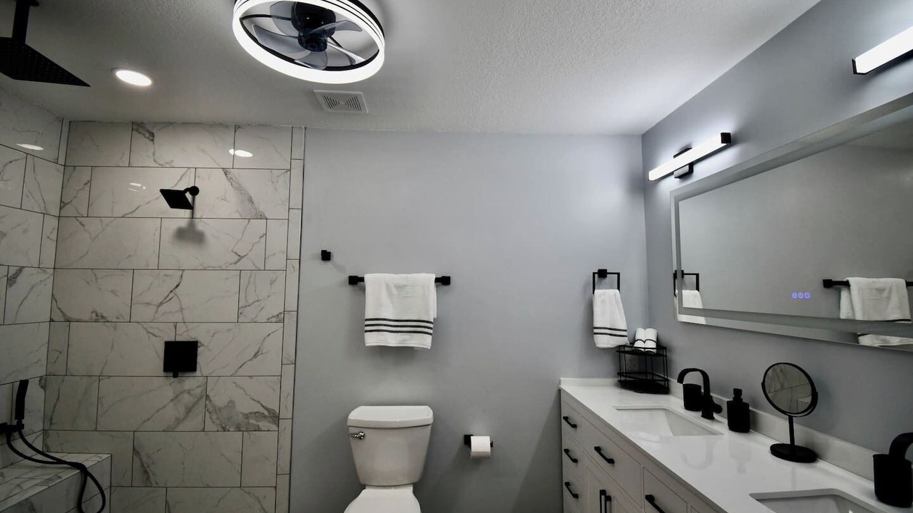 Photo of Bathroom in El Centro Beach