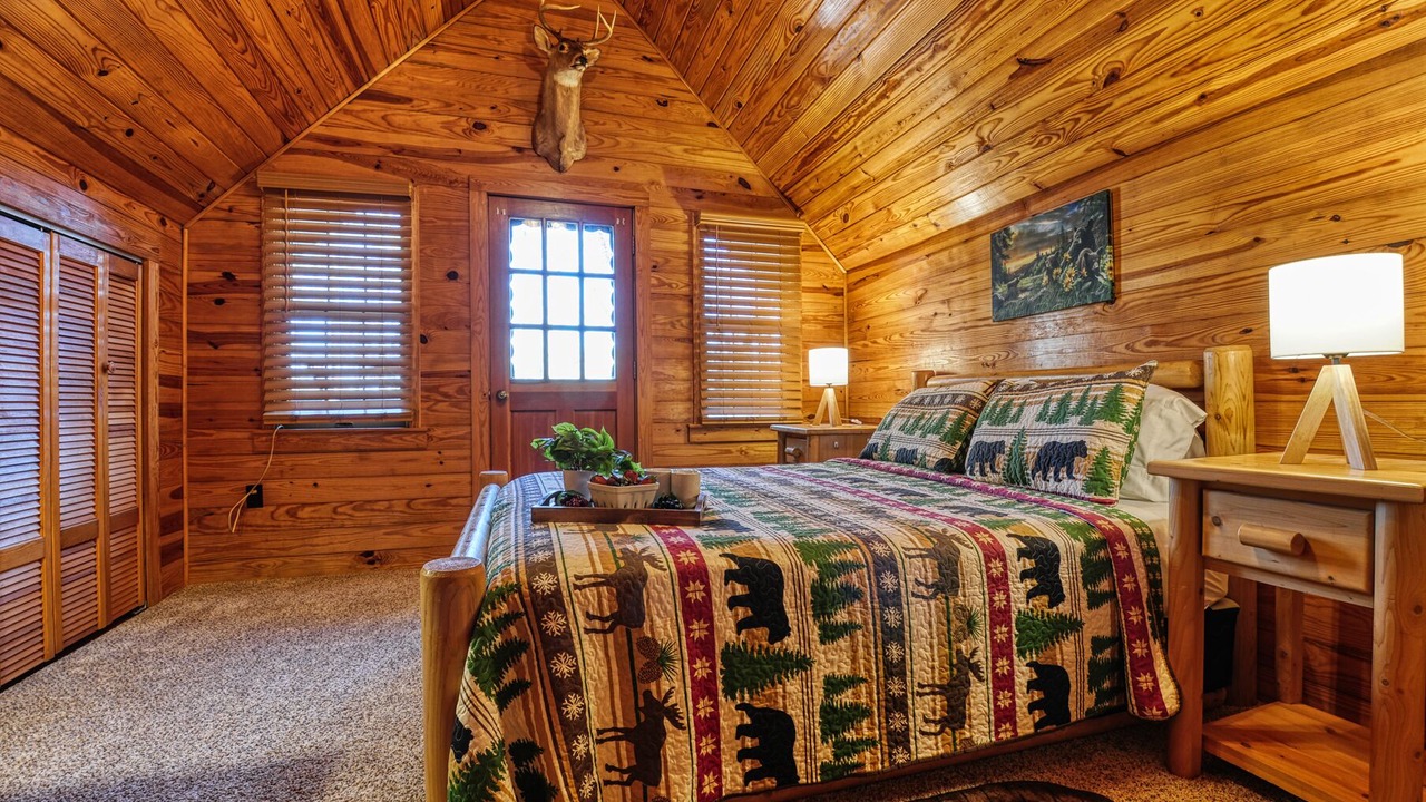 Photo of Bedroom in Rocky Grove