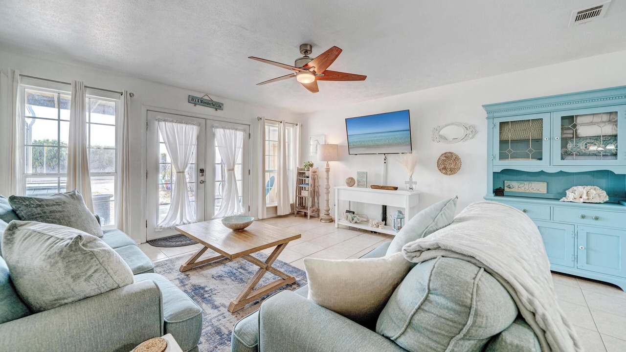 Photo of Livingroom in Fort Bay