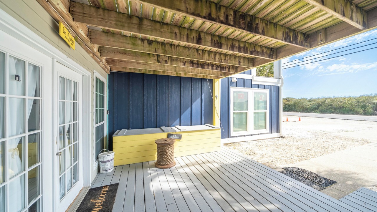 Photo of Patio Balcony in Fort Bay