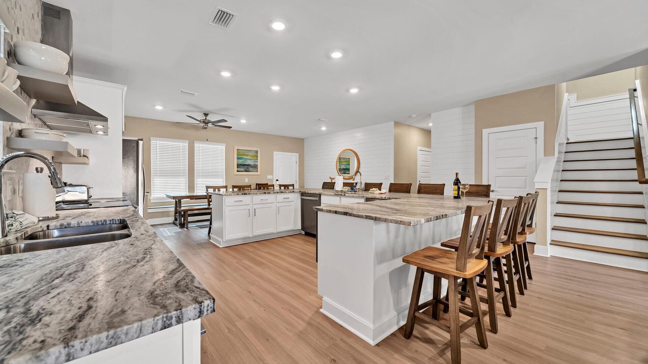 Photo of Kitchen in Laguna Beach Estates
