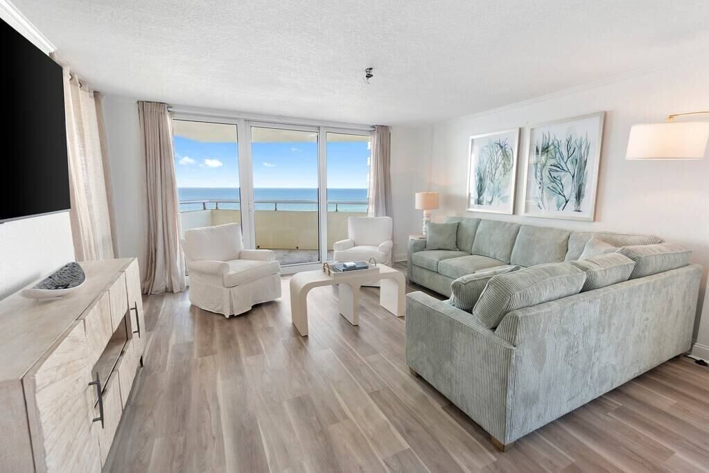 Photo of Livingroom in Ono Island