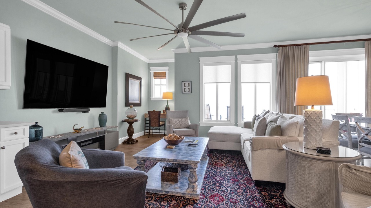Photo of Livingroom in Baytowne Wharf