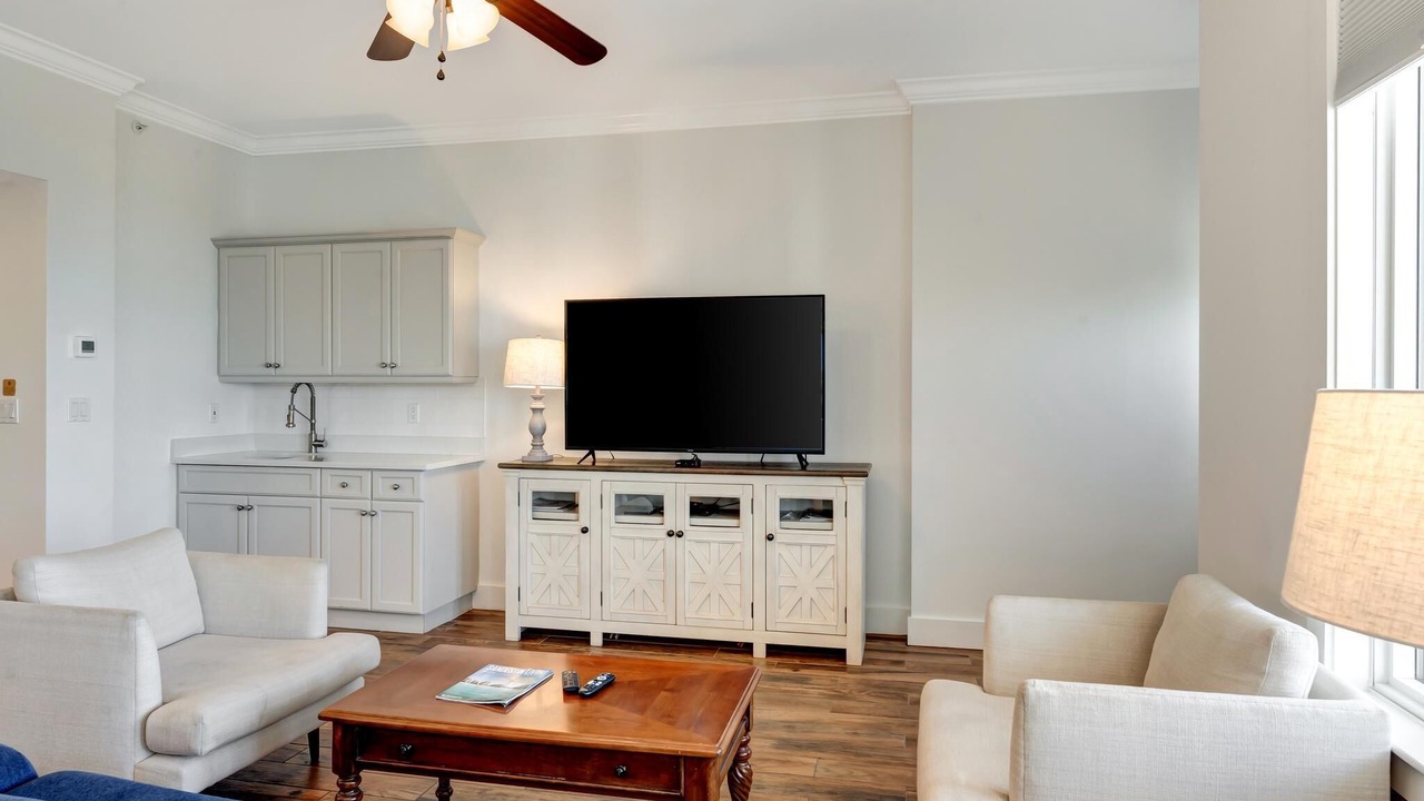 Photo of Livingroom in Baytowne Wharf