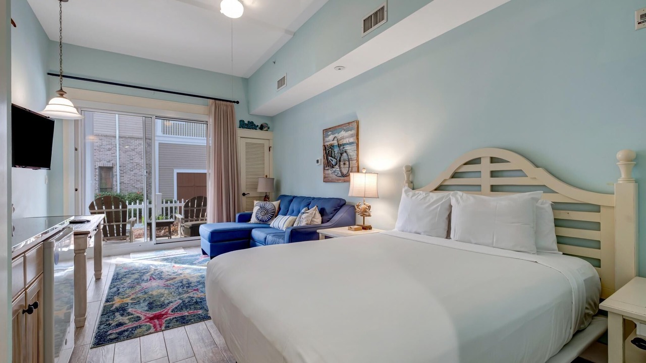 Photo of Bedroom in Baytowne Wharf