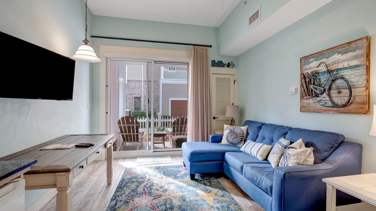 Photo of Livingroom in Baytowne Wharf