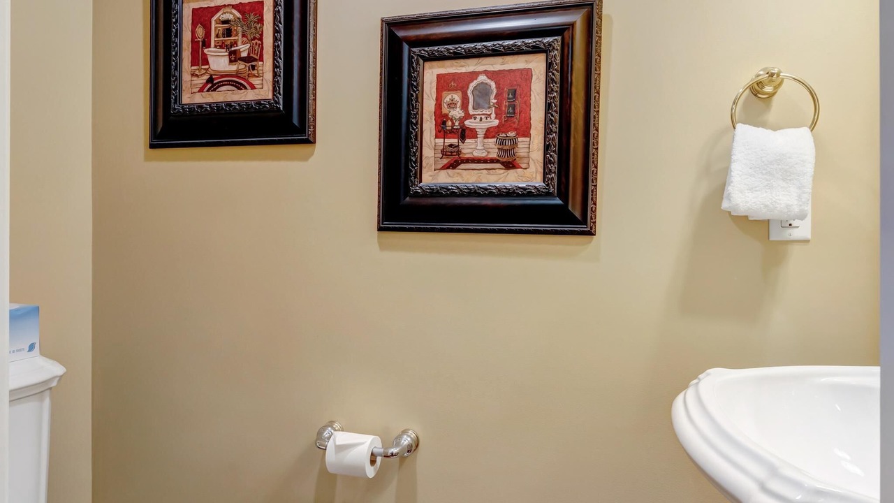 Photo of Bathroom in Baytowne Wharf