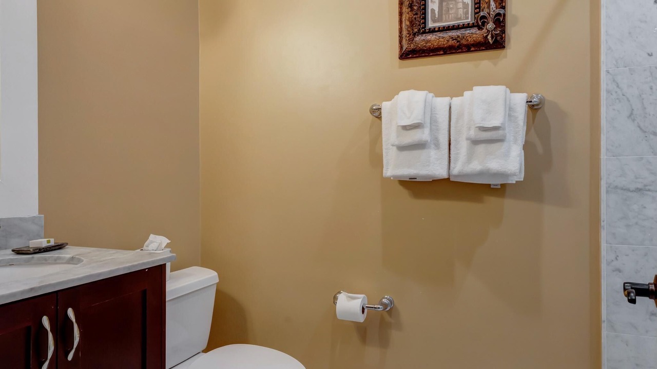 Photo of Bathroom in Baytowne Wharf