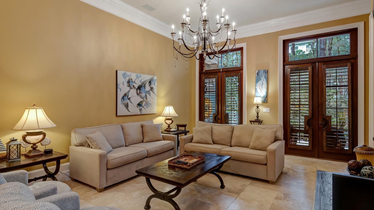 Photo of Livingroom in Baytowne Wharf