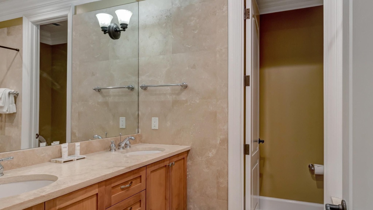 Photo of Bathroom in Baytowne Wharf