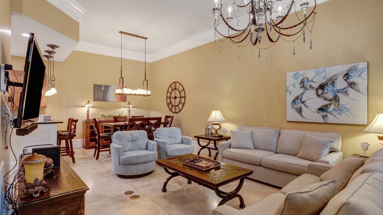 Photo of Livingroom in Baytowne Wharf