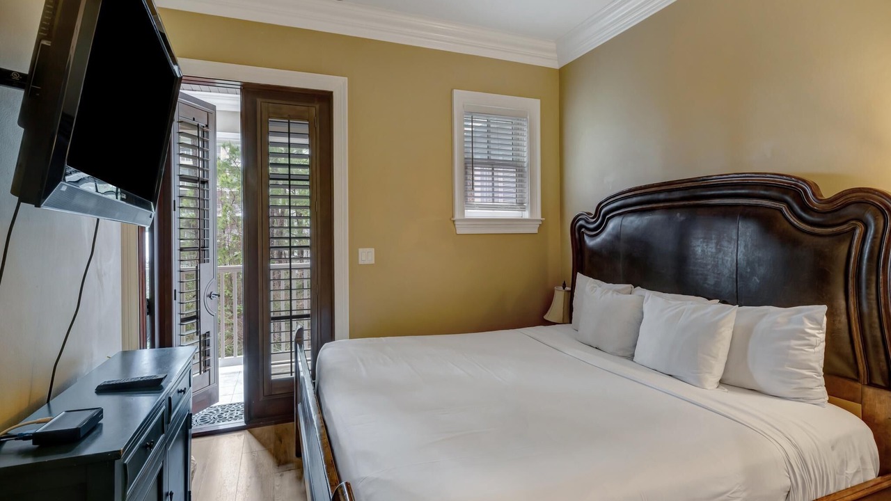 Photo of Bedroom in Baytowne Wharf