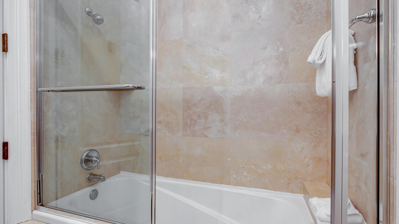 Photo of Bathroom in Baytowne Wharf
