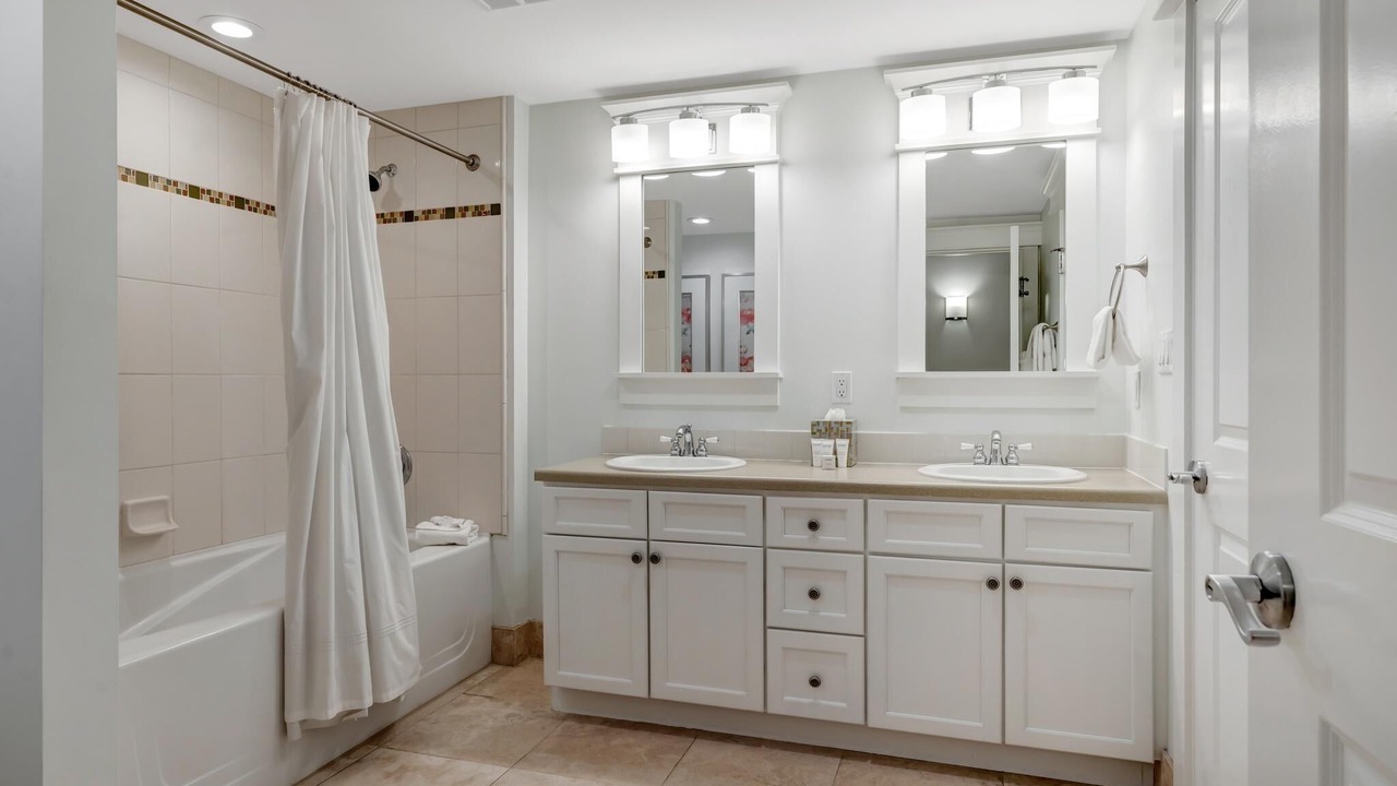 Photo of Bathroom in Baytowne Wharf