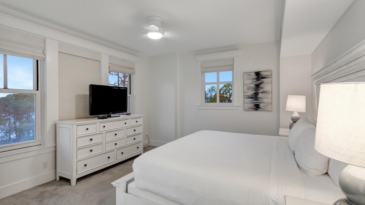 Photo of Bedroom in Baytowne Wharf