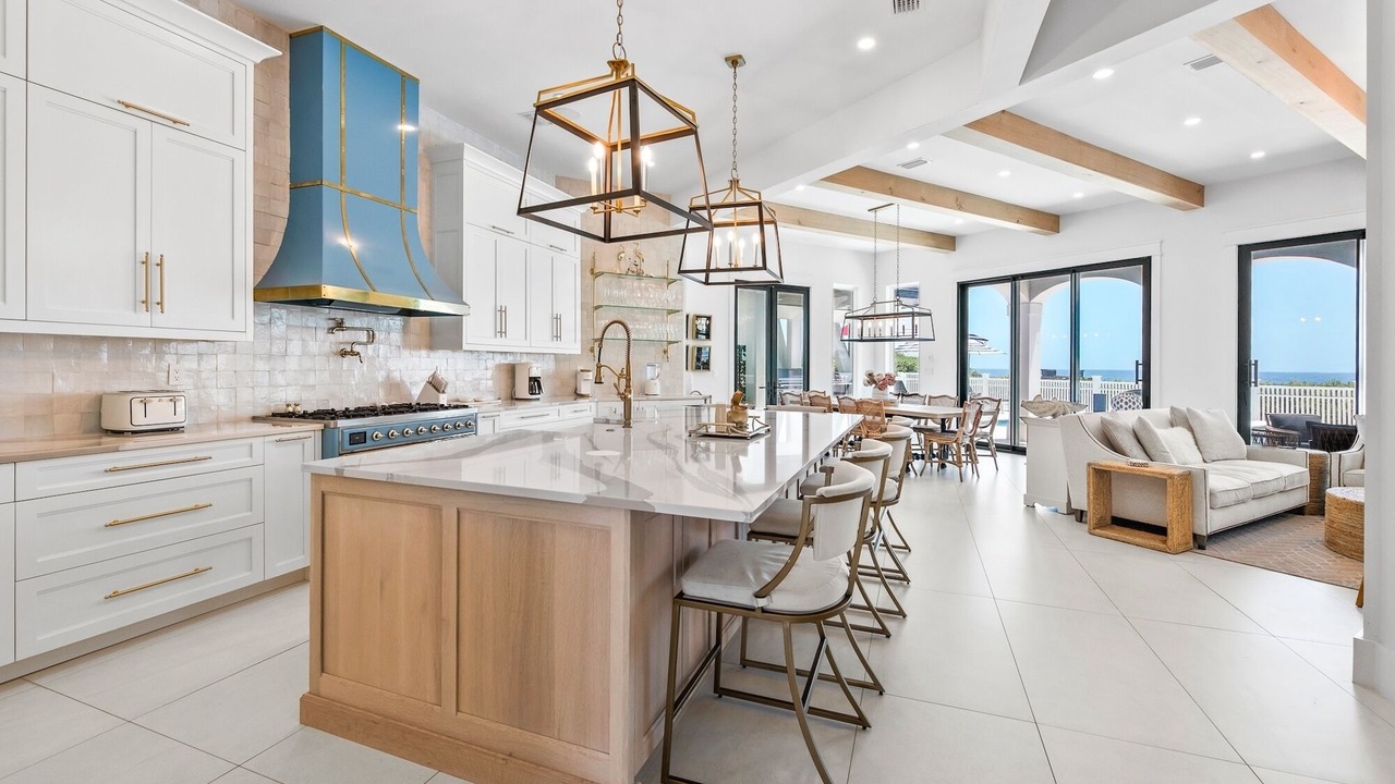 Photo of Others in Seawalk Circle