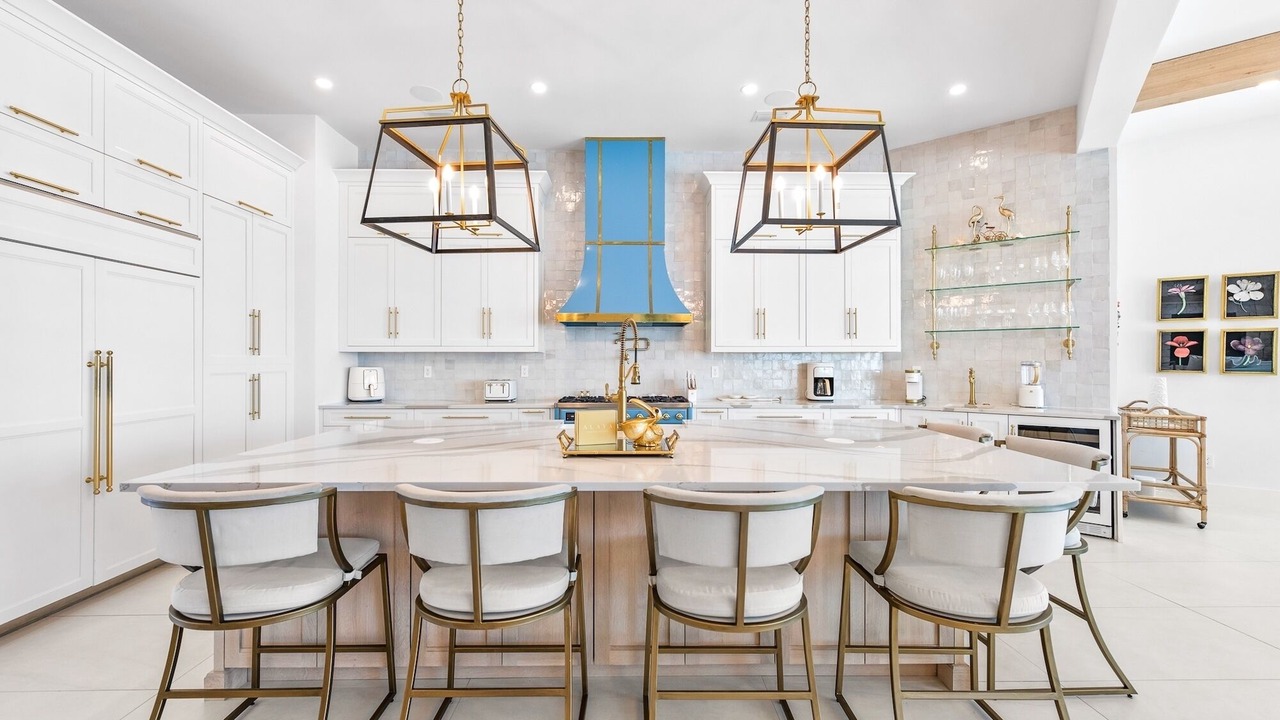 Photo of Kitchen in Seawalk Circle