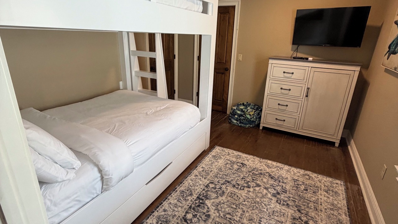Photo of Bedroom in Villa Lago