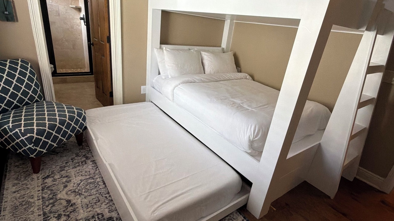 Photo of Bedroom in Villa Lago